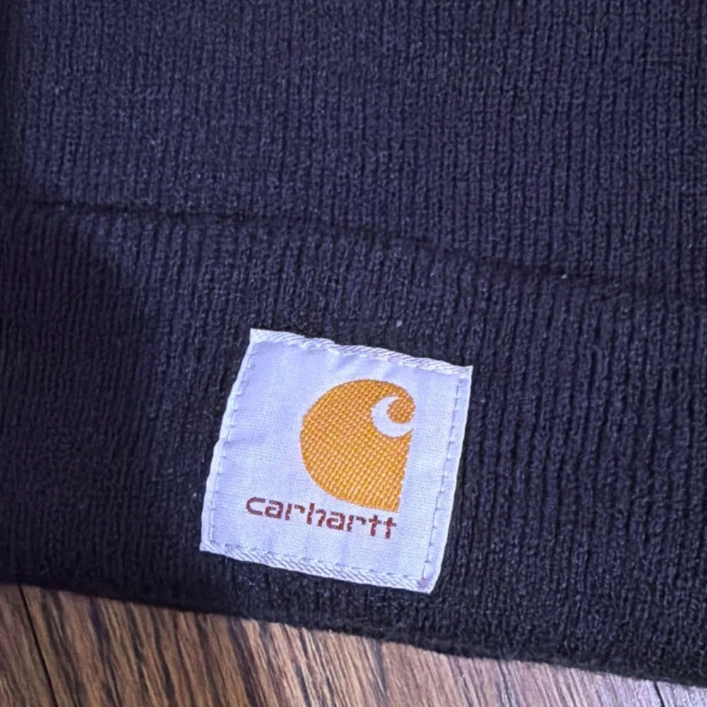 Carhartt Black Beanie with Logo - Picture 4 of 7
